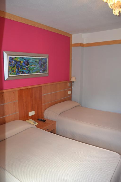 Hostal Don Juan I Alcala de Henares Room photo