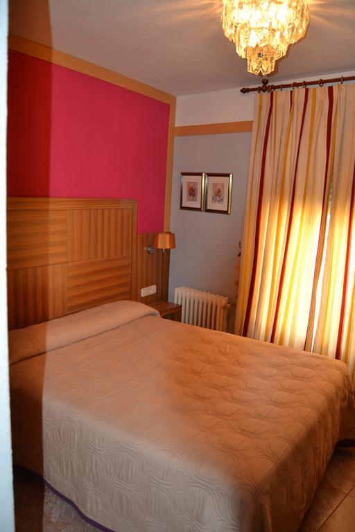 Hostal Don Juan I Alcala de Henares Room photo
