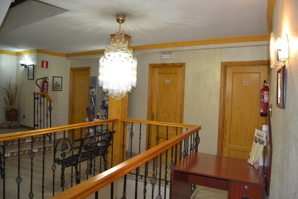 Hostal Don Juan I Alcala de Henares Exterior photo
