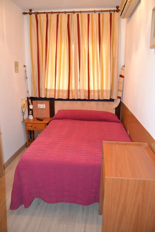 Hostal Don Juan I Alcala de Henares Exterior photo